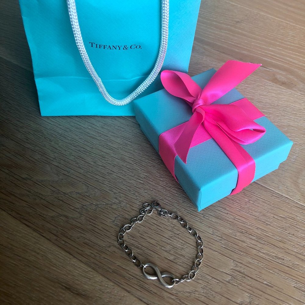 LIKE NEW Tiffany & Co. Infinity Sterling Silver Bracelet
